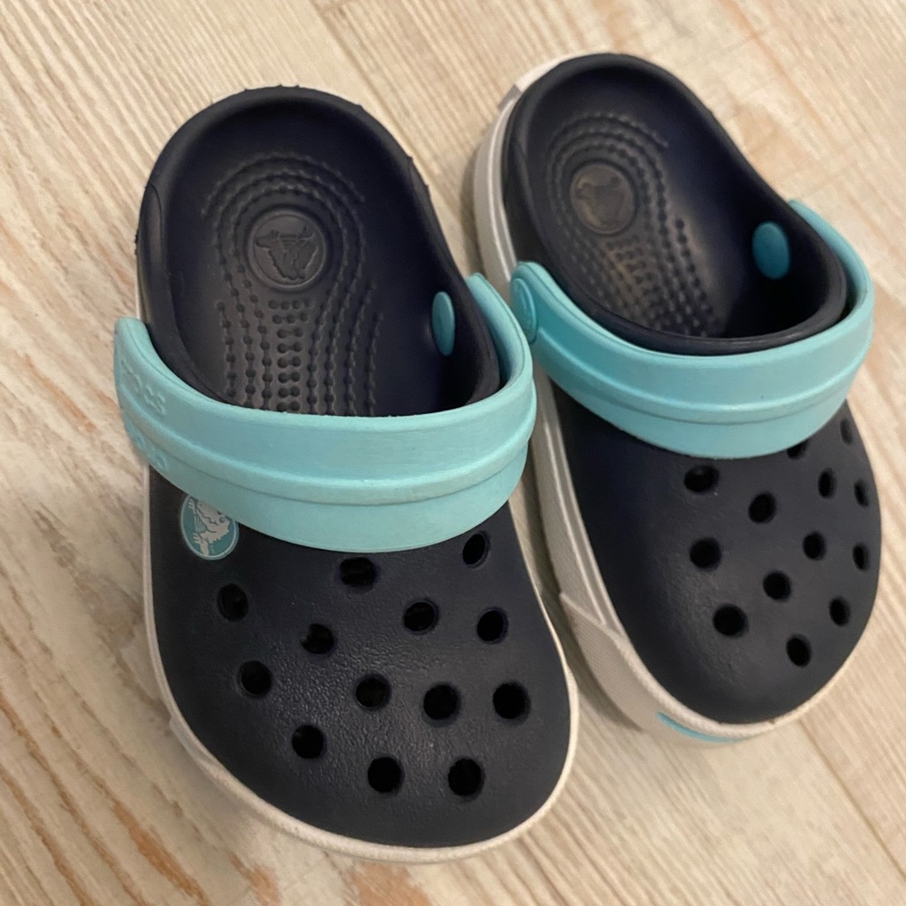 Baby Crocs Gently used size 4